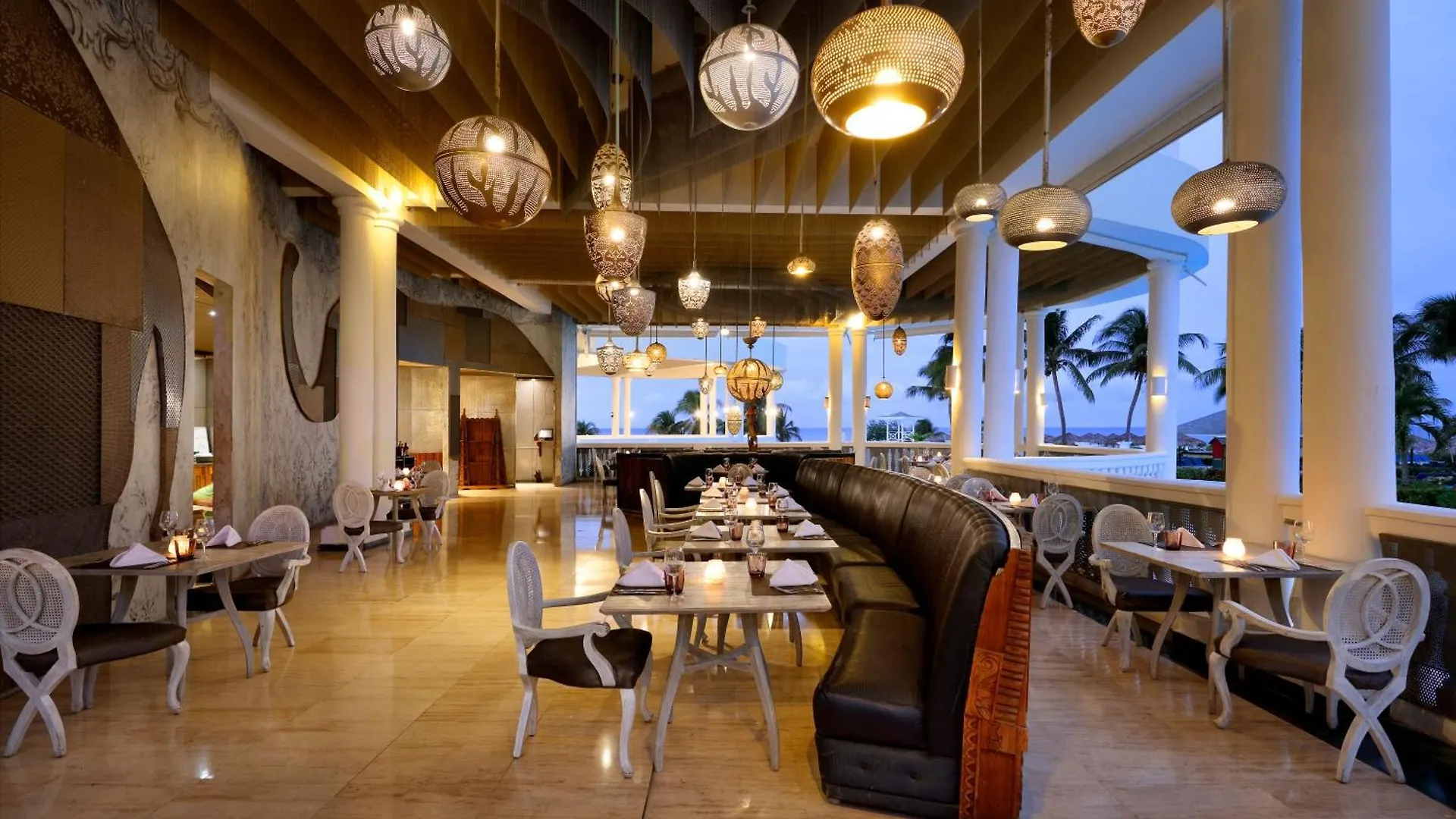 The Signature Level At Grand Palladium Lady Hamilton Resort & Spa ルーシー