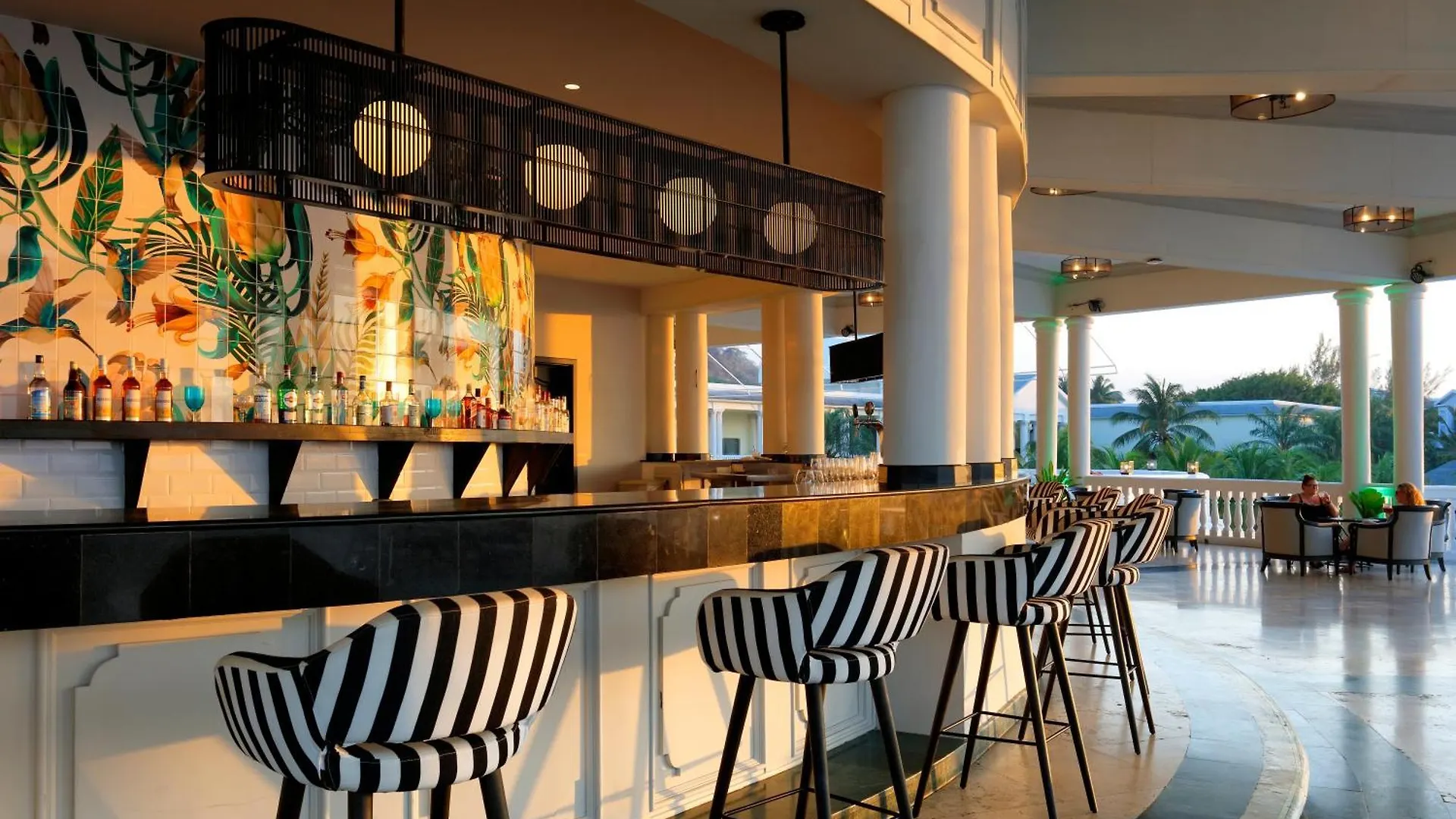 *****  The Signature Level At Grand Palladium Lady Hamilton Resort & Spa ルーシー ジャマイカ
